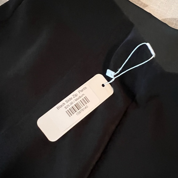 Wide Leg Crops - Picture 4 of 4